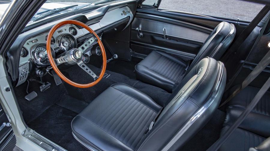 Интерьер Shelby GT500 Super Snake 1967 года  (фото 13 из 52)